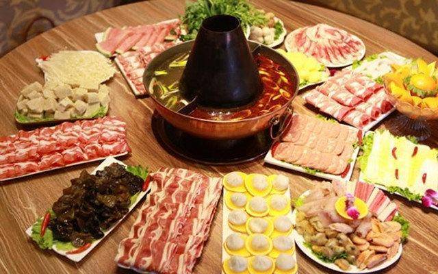 年的舌尖盛宴持续升温的美食传奇PG麻将胡了中国火锅：跨越千(图3)